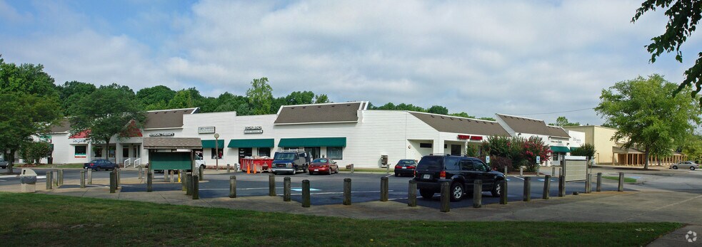More Photos Of 4800-4830 Market Square Ln, Midlothian Unknown For Lease