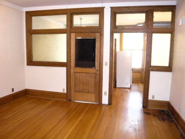 More Photos Of 25-27 N Washington St, Ypsilanti General Retail For Sale