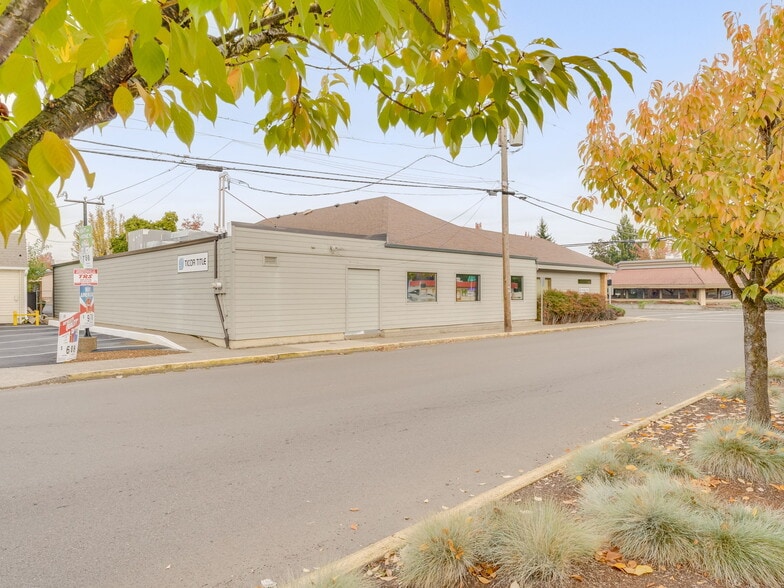 More Photos Of 1215 NE Baker St, Mcminnville Office For Sale