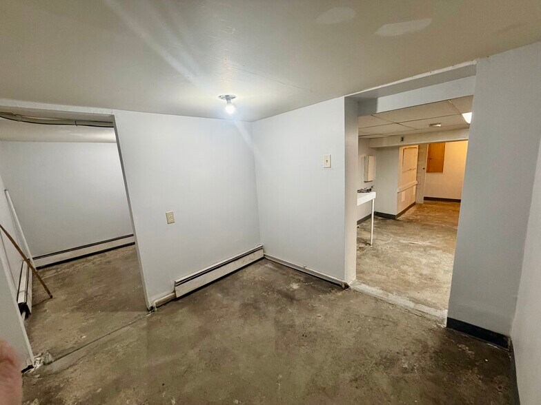 More Photos Of 11 Park Pl, Verona Flex For Lease