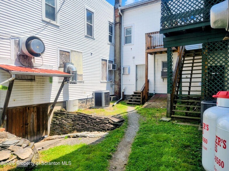 More Photos Of 271 Main St, Nicholson Storefront Retail Residential For Sale