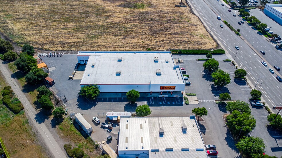 More Photos Of 3939 E Hammer Ln, Stockton Freestanding For Sale