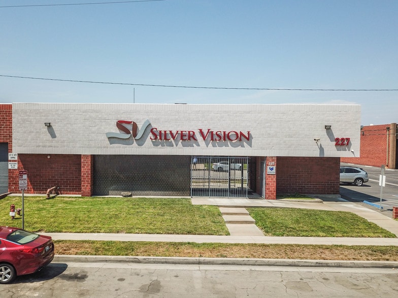 Primary Photo Of 227 W 140th St, Los Angeles Warehouse For Lease