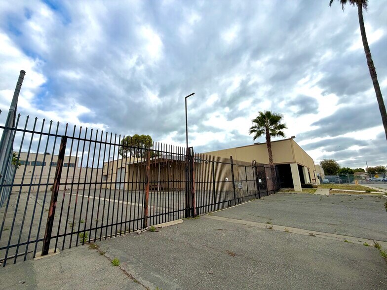 More Photos Of 2925 Seaboard Ln, Long Beach Warehouse For Sale