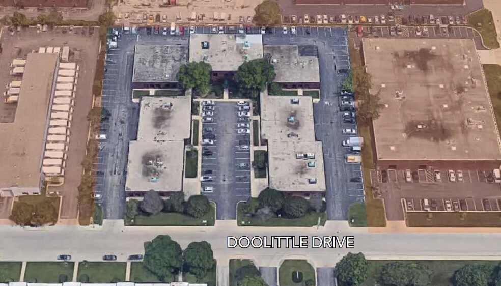 More Photos Of 3150-3210 Doolittle Dr, Northbrook Light Distribution For Sale