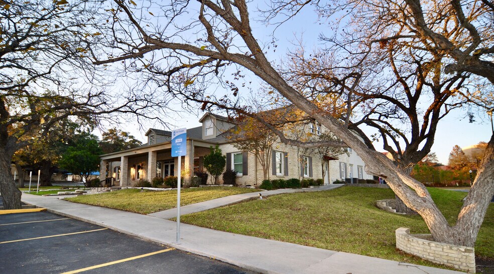 More Photos Of 301 N C M Allen Pkwy, San Marcos Loft Creative Space For Lease