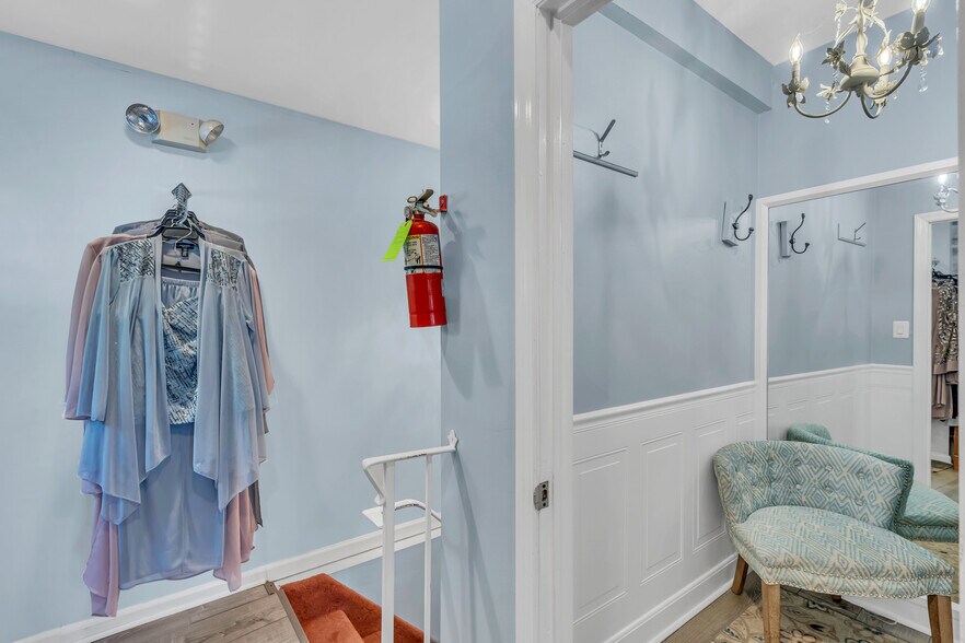 More Photos Of 141 Chambers Bridge Rd, Brick Storefront Retail Office For Sale