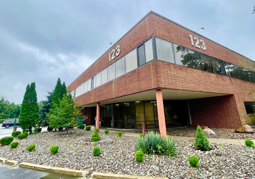 More Photos Of 123 Franklin Corner Rd, Lawrenceville Medical For Lease