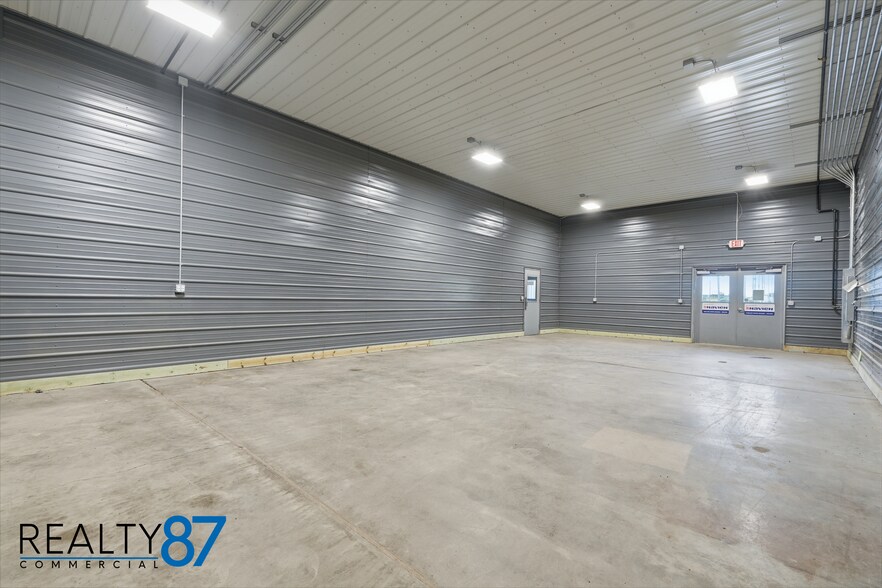 More Photos Of 4301 6th St SW, Cedar Rapids General Retail For Sale