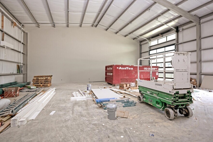 More Photos Of 451 Farrell Rd, Dripping Springs Light Distribution For Sale