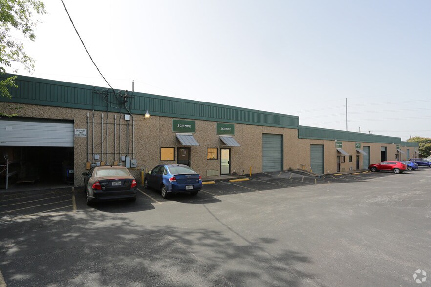 More Photos Of 8801 S 1st St, Austin Warehouse For Lease