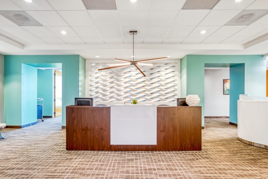 More Photos Of 1 Alhambra Plz, Coral Gables Coworking Space