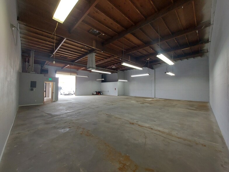 More Photos Of 12455 Branford St, Pacoima Warehouse For Sale
