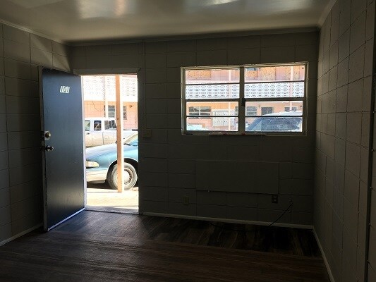 More Photos Of 2810 Fairwest St, Montgomery Apartments For Sale