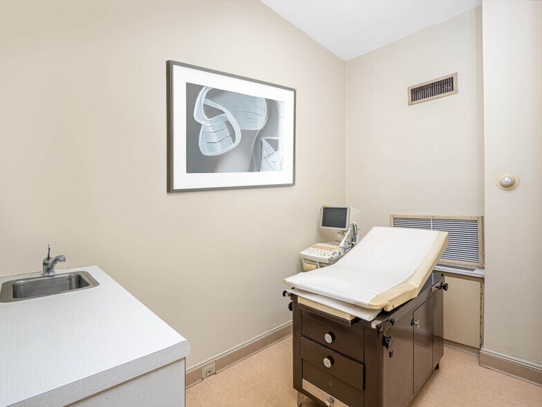 More Photos Of 23 E 79th St, New York Apartments For Sale