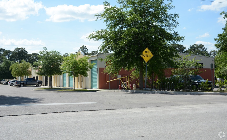 More Photos Of 7064 Sampey Rd, Groveland Light Manufacturing For Lease