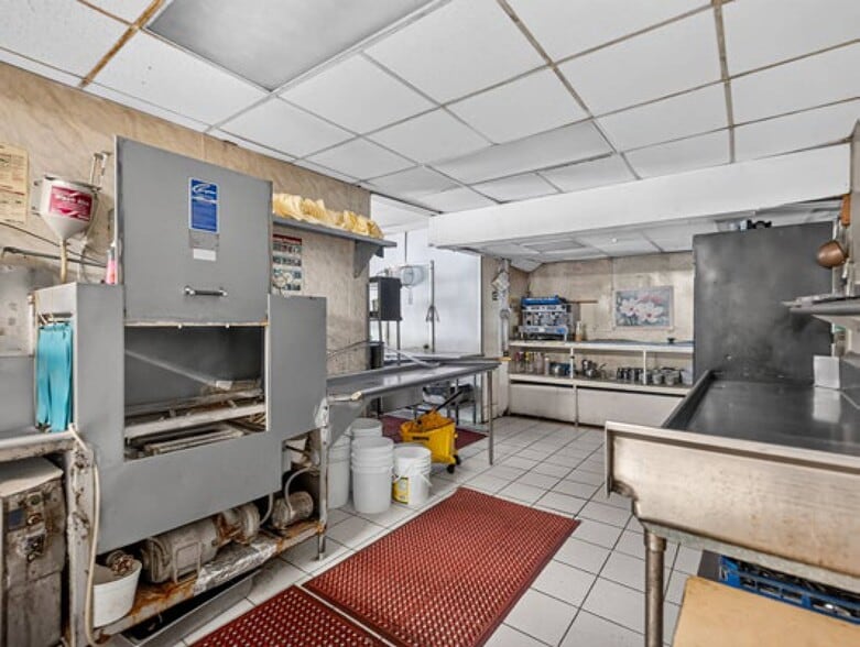 More Photos Of 160 Lincoln Ave, Hawthorne General Retail For Sale