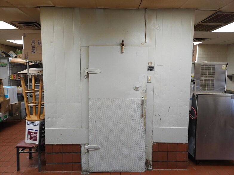 More Photos Of 3616 E 11th St, Tulsa Fast Food For Sale