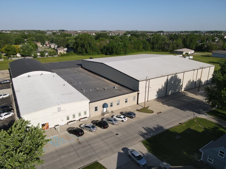 More Photos Of 512 NE Main St, Grimes Distribution For Sale
