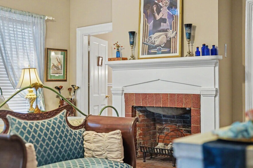 More Photos Of 209 Osborne St, Saint Marys Flex For Sale