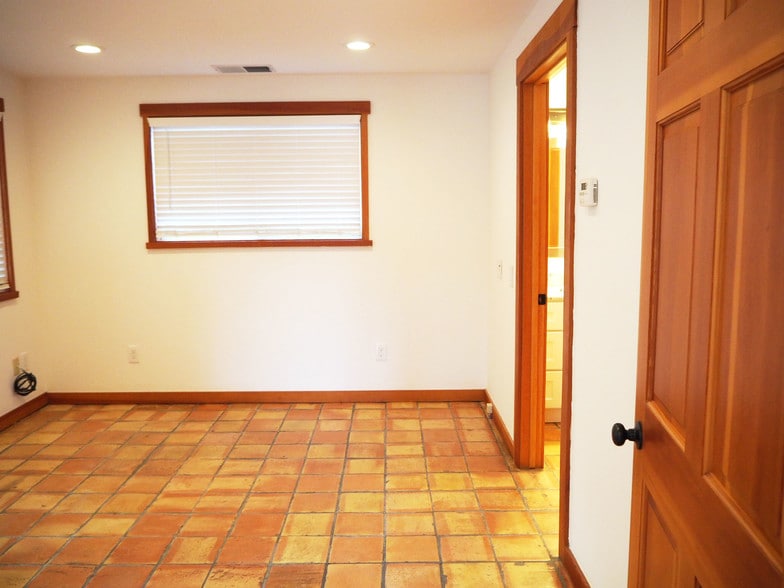 More Photos Of 445 2nd St W, Sonoma Office For Lease