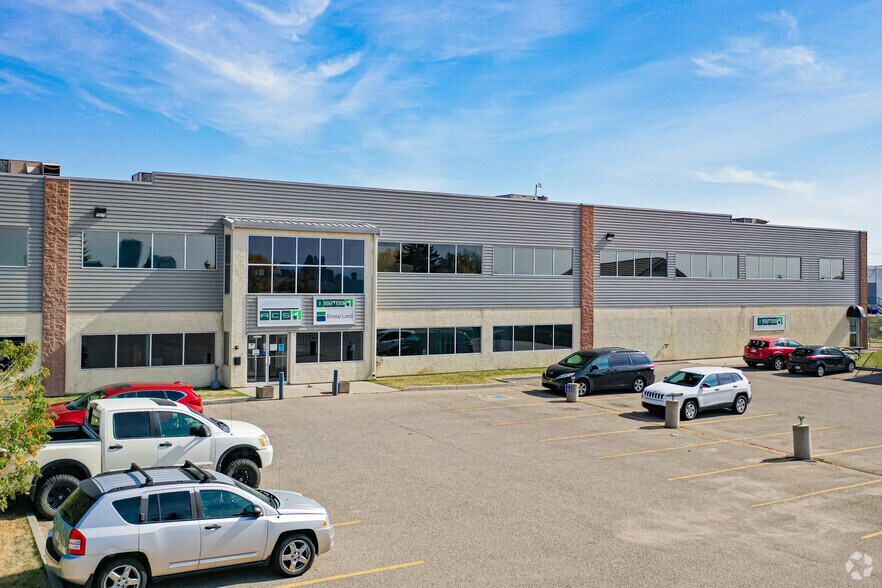 Primary Photo Of 278 19th St NE, Calgary Service For Sale