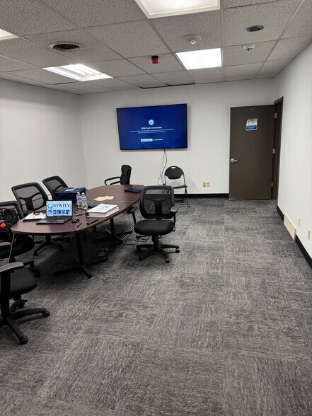 More Photos Of 2370 Decker Lake Blvd, Salt Lake City Office For Lease