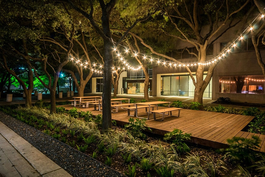 More Photos Of 8000 IH-10 W, San Antonio Unknown For Lease
