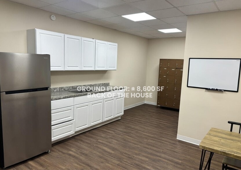 More Photos Of 660 Tonnele Ave, Jersey City Showroom For Lease