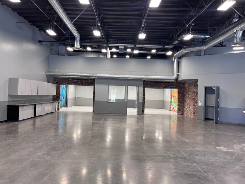 More Photos Of 42245 Remington Ave, Temecula Warehouse For Lease