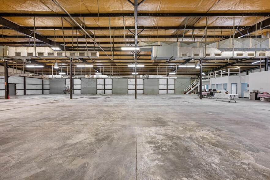 More Photos Of 2953 E 63rd Ave, Bradenton Warehouse For Sale