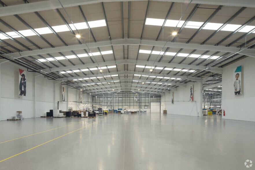 More Photos Of Headway Rd, Wolverhampton Light Manufacturing For Lease