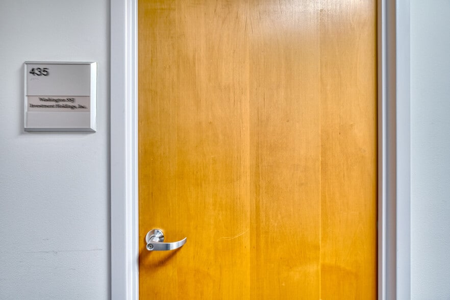 More Photos Of 438 N Frederick Ave, Gaithersburg Medical For Sale