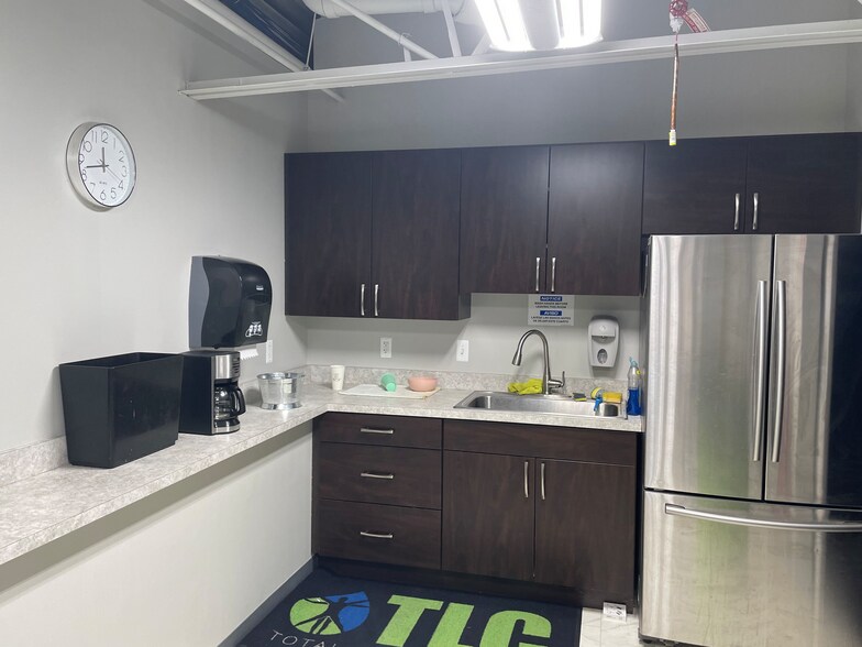 More Photos Of 6094 Corporate Dr, Ira Manufacturing For Sale