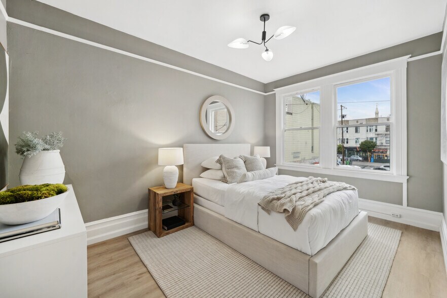 More Photos Of 17-19 Card Aly, San Francisco Apartments For Sale