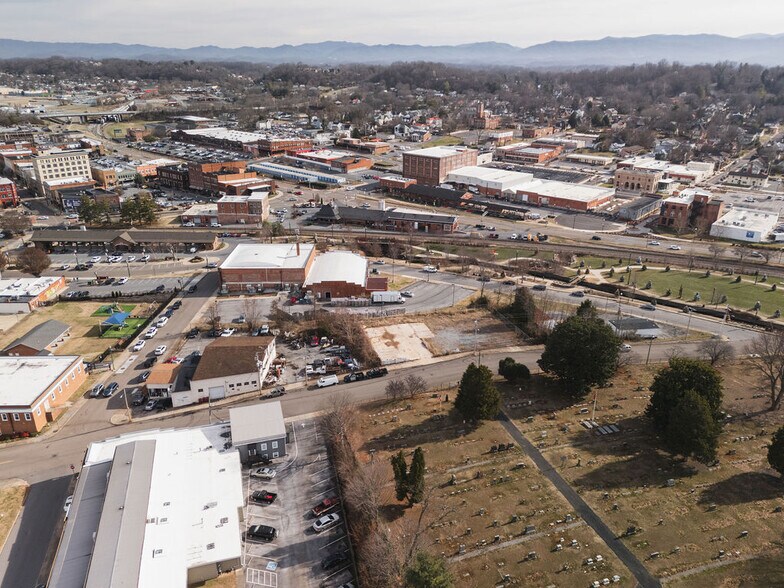 More Photos Of 213 S Boone St, Johnson City Restaurant For Sale