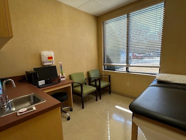 More Photos Of 1498 Jesse Jewell Pky SE, Gainesville Medical For Lease