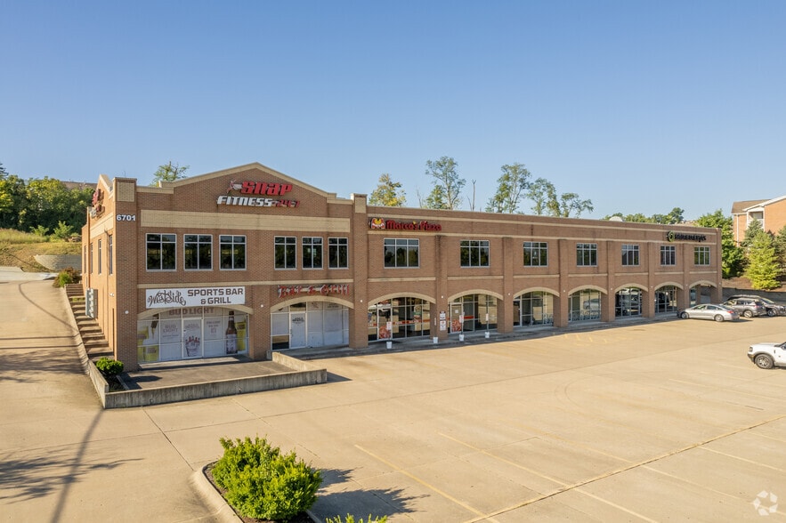 Primary Photo Of 6701 Ruwes Oak Dr, Cincinnati Restaurant For Lease