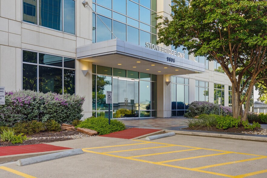 More Photos Of 9606 N Mopac Expy, Austin Unknown For Lease