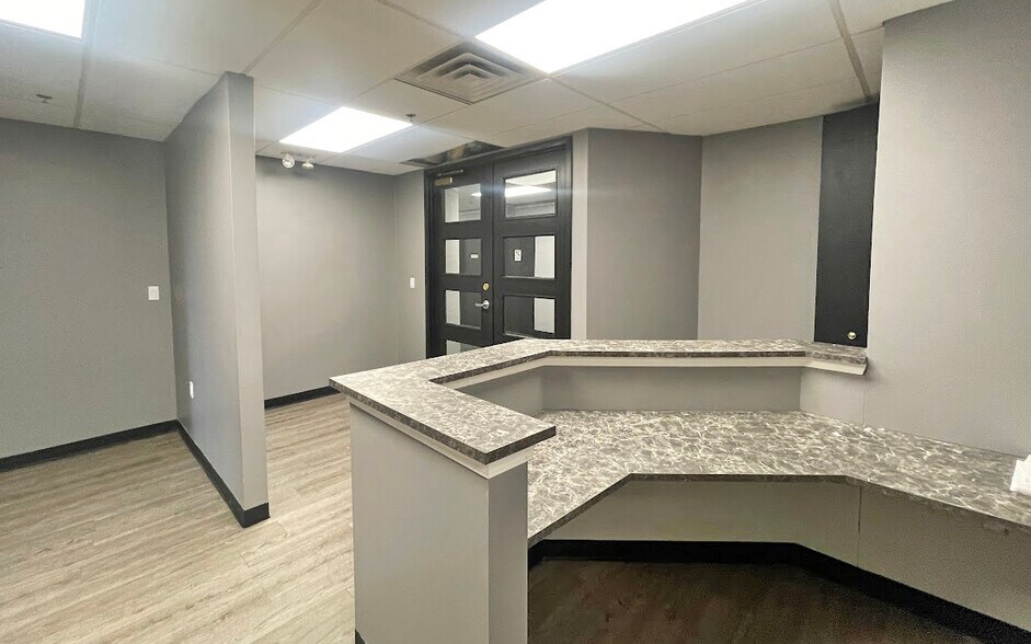 More Photos Of 26211 Central Park Blvd, Southfield Office For Lease