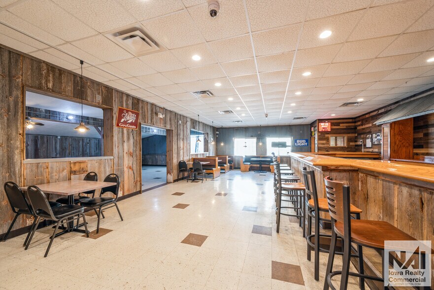 More Photos Of 115 E Main St, Coggon General Retail For Sale