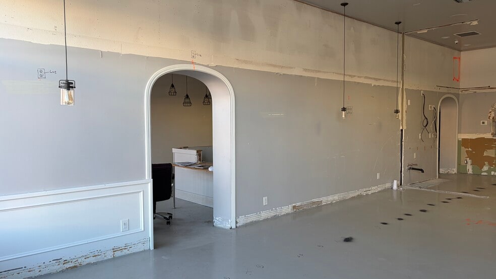 More Photos Of 150-154 Grand Ave, Escondido Restaurant For Lease