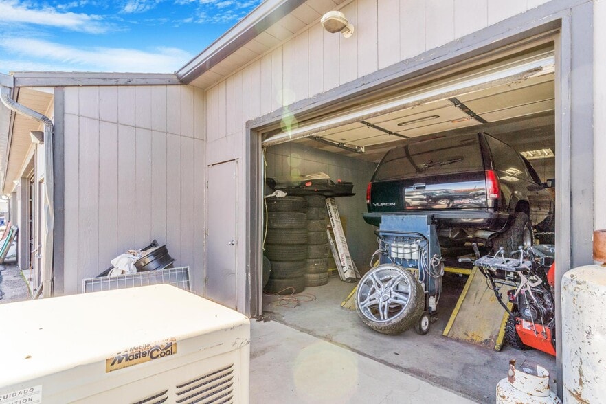 More Photos Of 5855 Quebec St, Commerce City Auto Repair For Sale