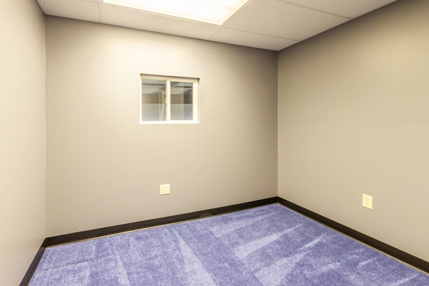 More Photos Of 2840 Mitthoeffer Pl, Indianapolis Warehouse For Sale