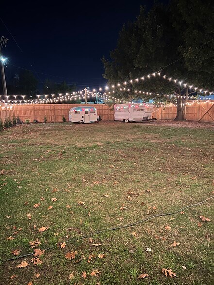 More Photos Of 302 Williams St, Fayetteville Flex For Sale