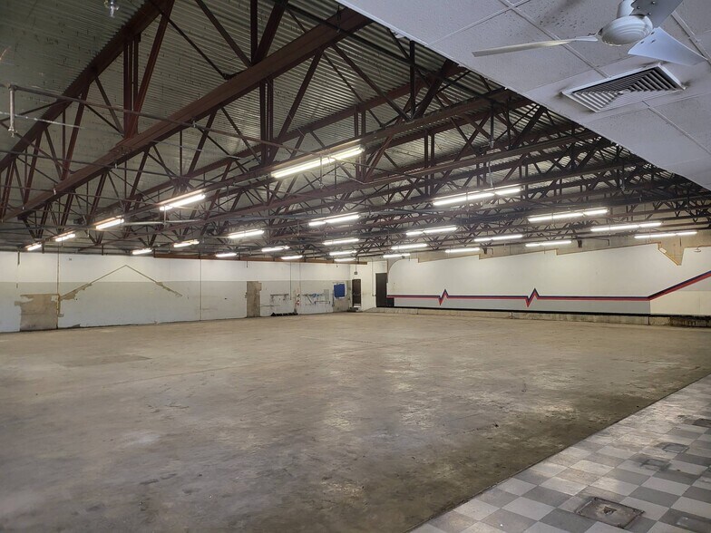 More Photos Of 361 Blanding Blvd, Orange Park Bowling Alley For Sale