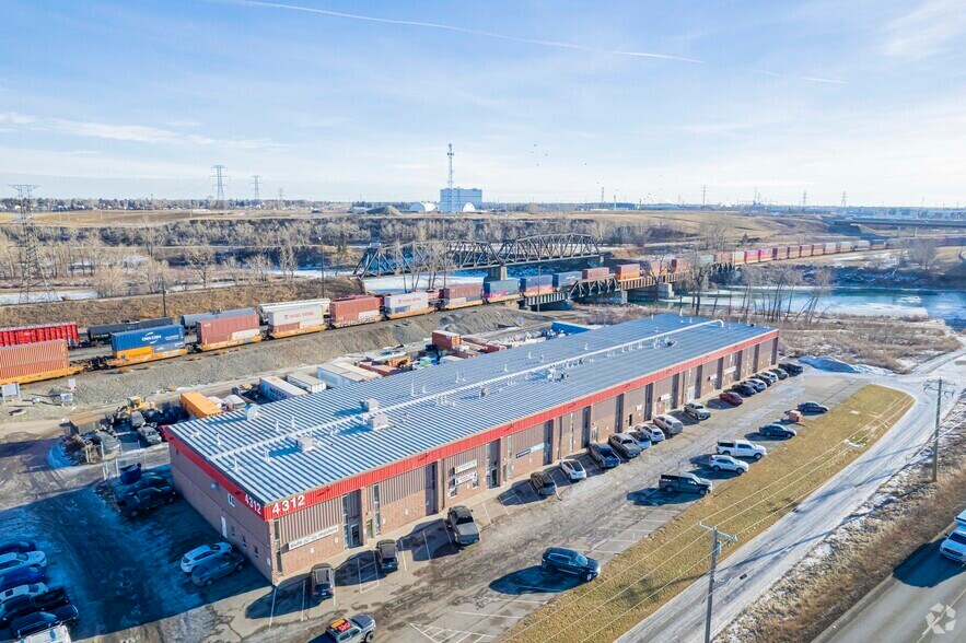 More Photos Of 4312 Ogden Rd SE, Calgary Warehouse For Sale