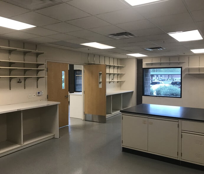 More Photos Of 2155 E Conference Dr, Tempe Medical For Lease