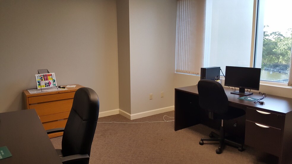 More Photos Of 17595 S Tamiami Trl, Fort Myers Medical For Lease