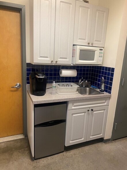 More Photos Of 694 Sackett St, Brooklyn Flex For Lease